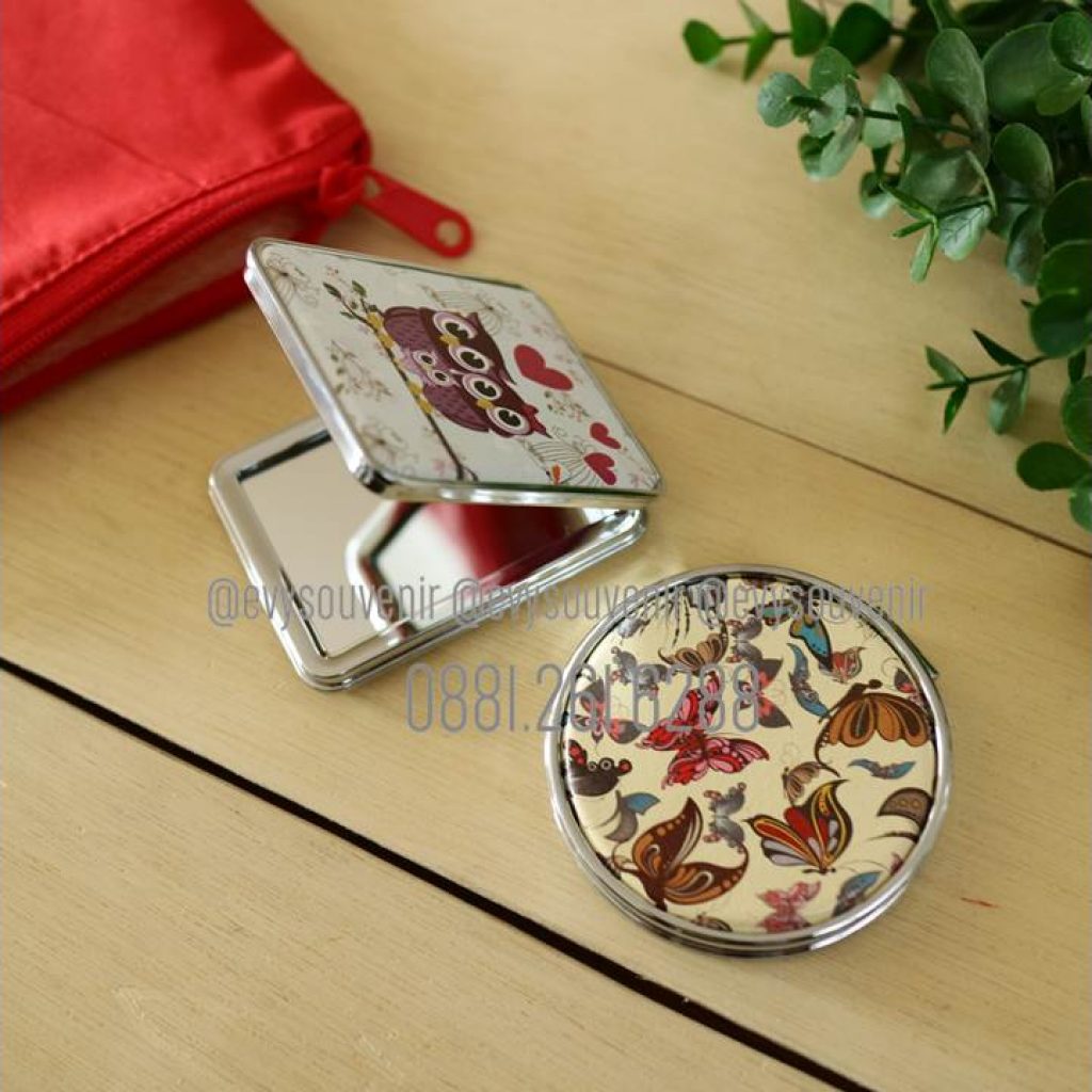 Souvenir Cermin Lipat Premium – Evy Souvenir